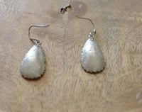 Load image into Gallery viewer, Ohrringe 925 Sterling Silber Träne Punkte gehämmert - chic - net.de
