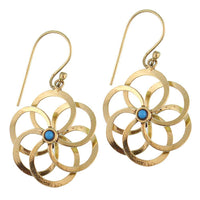 Load image into Gallery viewer, Ohrringe Blume glänzend spiralig Türkis blau Messing antik golden Tribal Ohrhänger - chic - net.de

