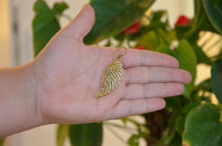 Load image into Gallery viewer, Ohrringe Flügel Engel Messing antik golden Tribal Ohrhänger nickelfrei Brass Schmuck Piercing - chic - net.de
