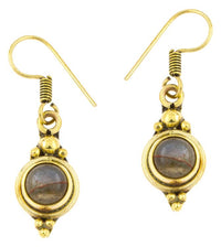 Load image into Gallery viewer, Ohrringe Kreis Labradorit Punkte Dreiecke Messing Brass antik golden Tribal Ohrhänger - chic - net.de
