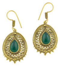 Load image into Gallery viewer, Ohrringe Onyx grün Tropfen oval Zacken Kreise Messing antik golden Tribal - chic - net.de
