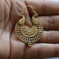 Load image into Gallery viewer, Ohrringe Spiralbögen Blume Bögen Punkte Messing antik golden Tribal Brass Schmuck - chic - net.de
