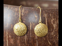 Load image into Gallery viewer, Ohrringe vergoldet 925 Silber Scheibe konvex Dornen - chic - net.de
