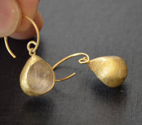 Load image into Gallery viewer, Ohrringe vergoldet 925 Silber Tropfen offen Hook Bogen - chic - net.de
