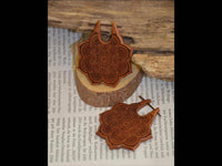 Load image into Gallery viewer, Pin Creolen Stick Ohrringe Holz Mandala Blume 1.6mm groß - chic - net.de
