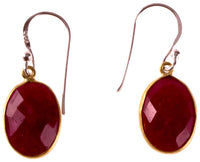 Load image into Gallery viewer, Silberohrringe vergoldet oval Stein Rubin rot facettiert 925 Sterling Silber Ohrringe - chic - net.de
