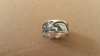 Load image into Gallery viewer, Silberring massiv Muster Vögel dunkel oxidiert Ring 925er Sterling Silber Ringschmuck Damen - chic - net.de
