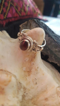 Load image into Gallery viewer, Silberringe Granat Seile Spiralbögen Kreise oval 925 - chic - net.de
