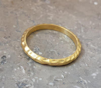 Cargar imagen en el visor de la galería, Silberringe Ring 925 Sterling Silber vergoldet dünn gehämmert - chic - net.de
