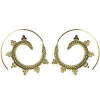 Cargar imagen en el visor de la galería, Spiralen Ohrringe Dreiecke Kreise Kerbe Messing Brass antik golden nickelfrei Piercing Tribal - chic - net.de
