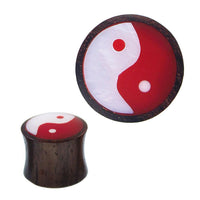 Load image into Gallery viewer, Sonoholz Plug Yin Yang Inlay Resin weiß schillernd rot Tunnel Tribal Expander
